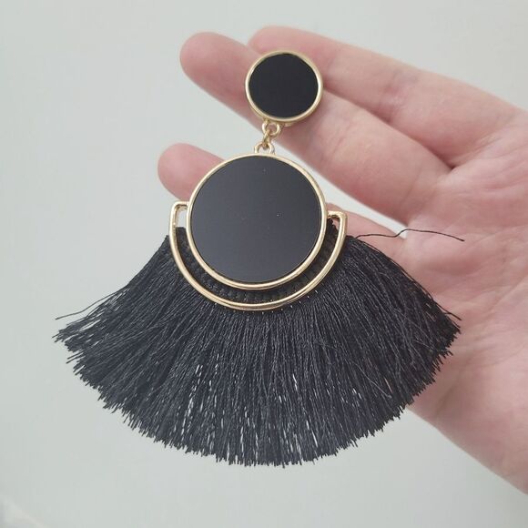 Brand New Forever 21 Black With Gold Tone Earrings - Picture 2 of 6